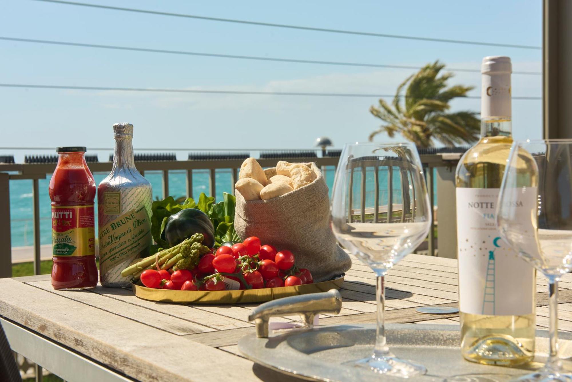 Terrazza Sul Mare A Pietra Ligure Apartment Bagian luar foto